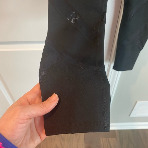 ✨Fabletics (EUC) Define High-Waisted 7/8 Legging Size XS✨ - Picture 5 of 7